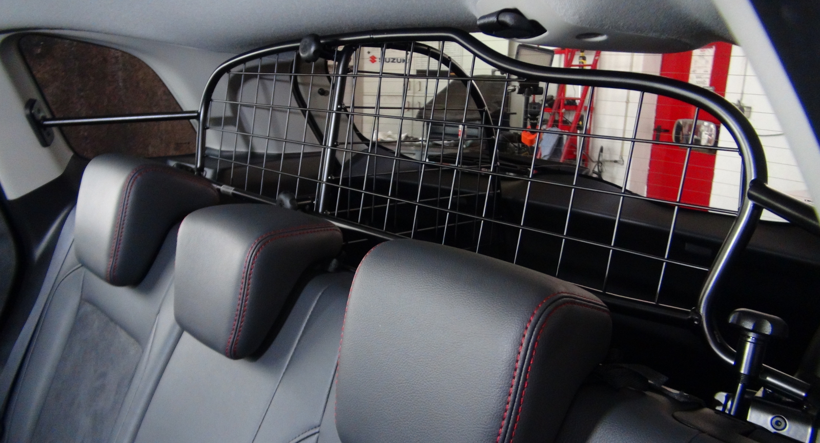 Autohaus Fürst Onlineshop - Cargo Barrier for the SUZUKI SX4 S-Cross