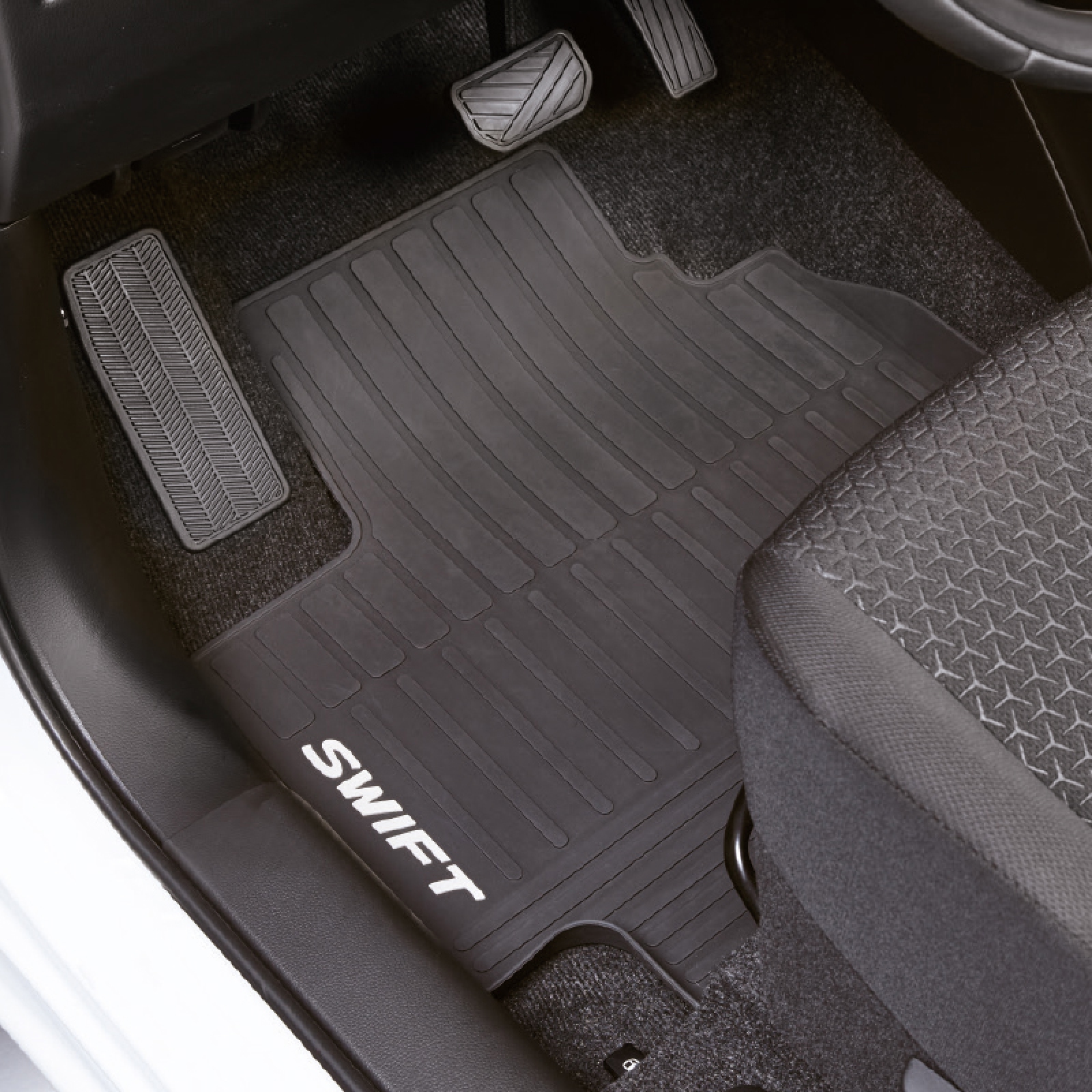 Fußmatten Gummimatten Vorne und Hinten für Suzuki Swift 2010-2017