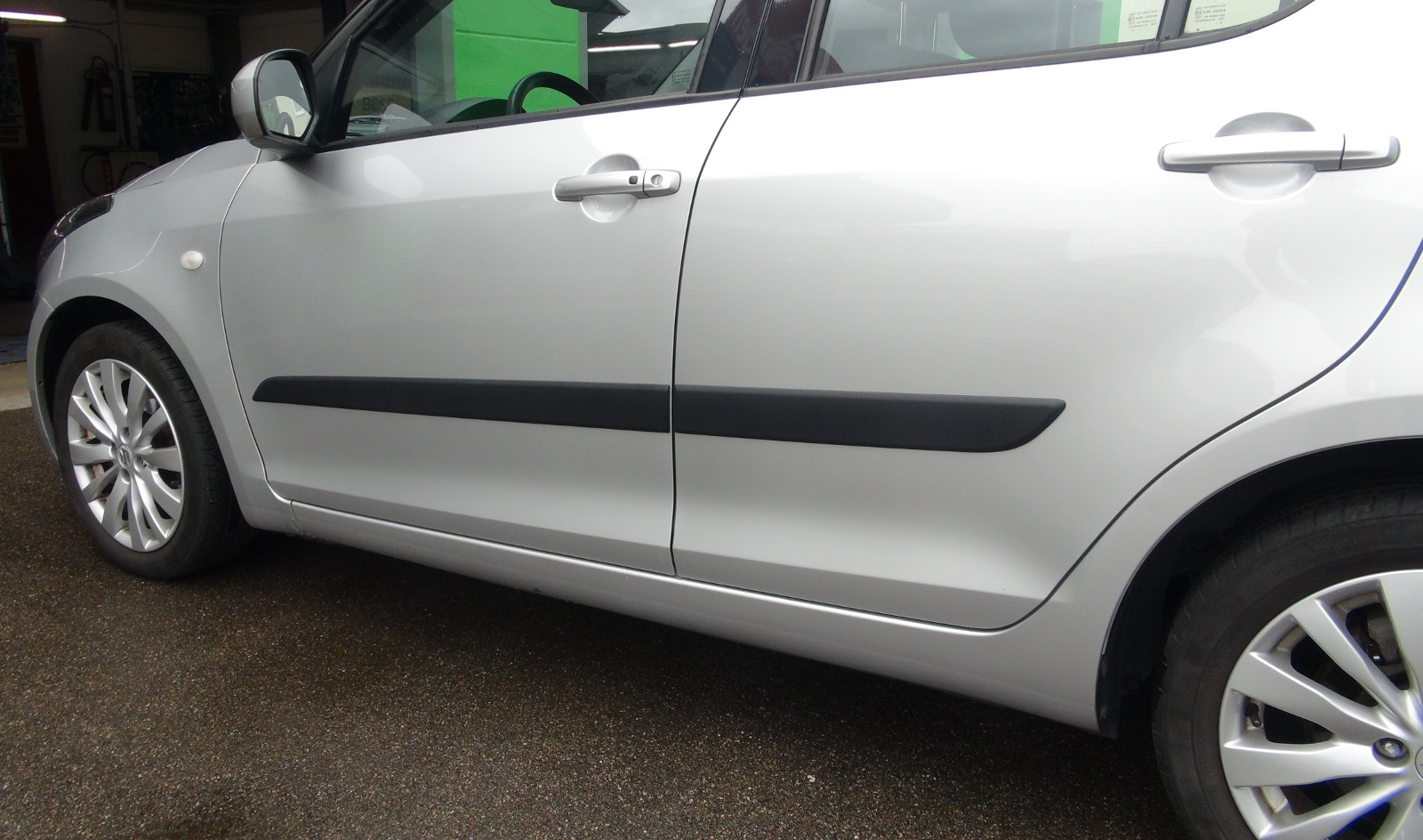 Autohaus Fürst Side Body Moulding Trim Set in Black Rubber for your SUZUKI SWIFT